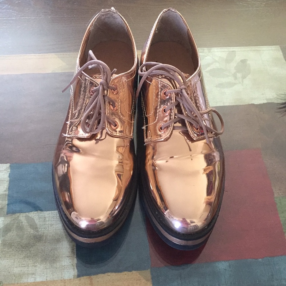 Shoes - Picture 2 of 9